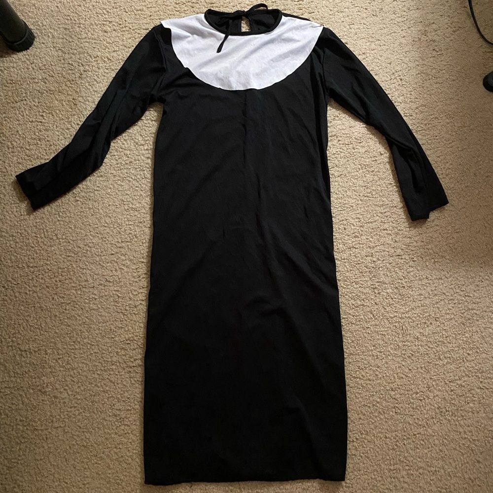 Nun Halloween Costume